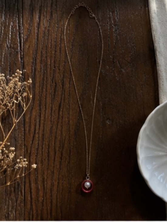 Shiawase Takaramono Jewelry - Red & Orange Knot Pearl Necklace